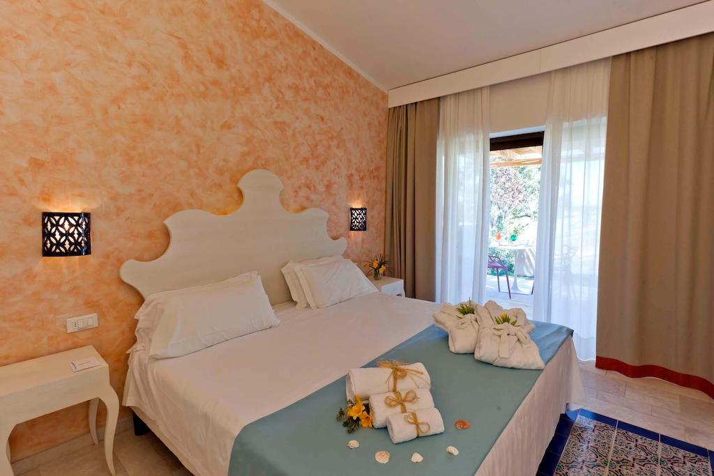 Paradise Resort And Spa San Teodoro  Exterior foto